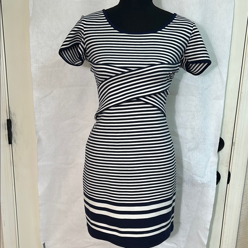 Max Studio Specialty Products, Women's XS Blue and White Dress EUC